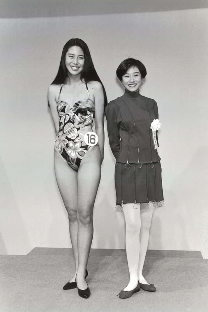 1991年18歳の菜々子 右は小松千春